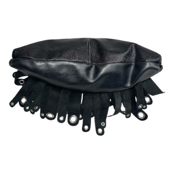 Maxx NY Black Leather Shoulder Bag with Grommet Detailing Fringe Kiss Clasp - Picture 4 of 8